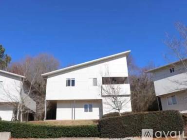 Main picture of 1030 Dr Martin Luther King Pkwy