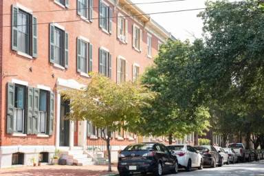 Main picture of 1832 Green St