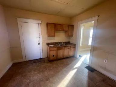 Main picture of 12 Flower St
