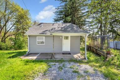 Main picture of 604 Hall Ave