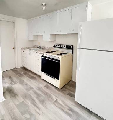 Main picture of 1110 S Main St