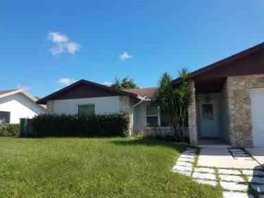 Main picture of 5465 Sandhurst Cir S