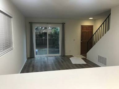 Main picture of 166 E 20th St