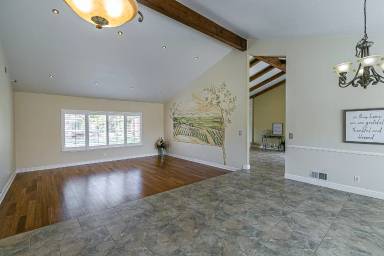 Main picture of 549 Clubhouse Dr