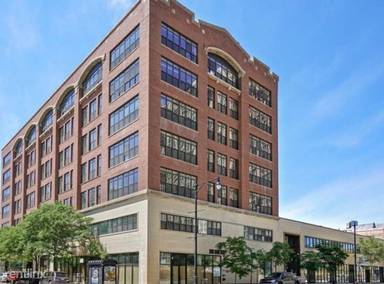 Main picture of 2036 S Michigan Ave