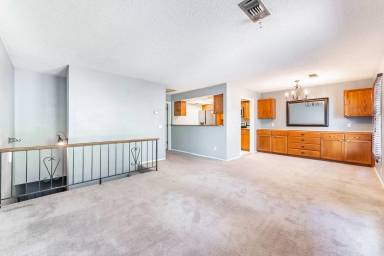 Main picture of 26 Dogwood Dr