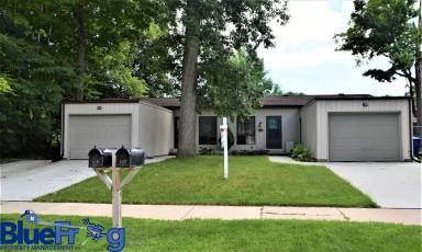 Main picture of 907 E Roeland Ave