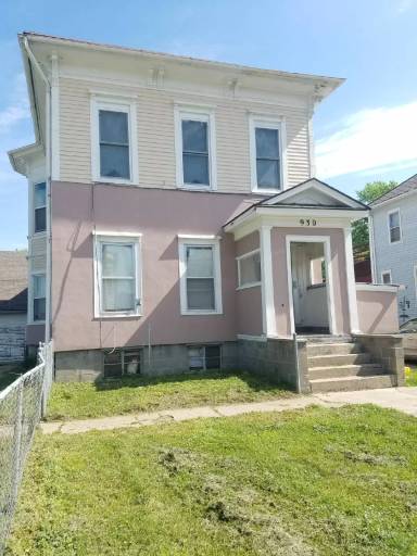 Main picture of 930 2nd Ave