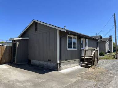Main picture of 1372A Lincoln Ave