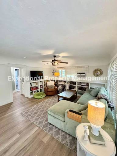 Main picture of 552 E E St