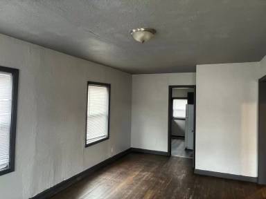 Main picture of 562 Durbin St
