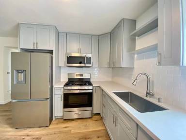 Main picture of 511 N Kenmore Ave