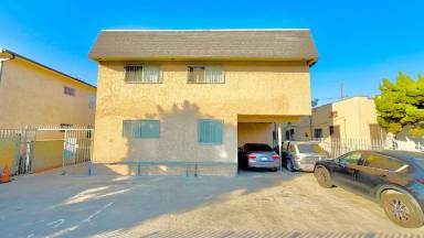 Main picture of 637 W 79th St
