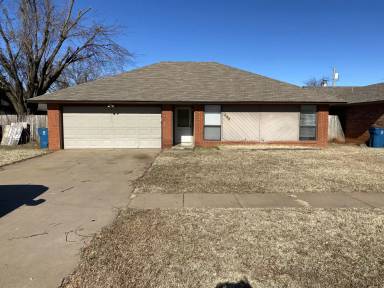 Main picture of 409 W 8th St