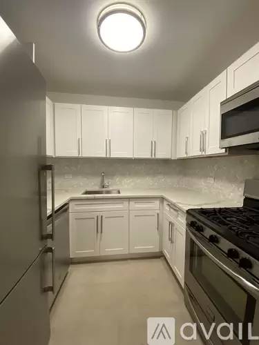 Main picture of 1085 Park Ave