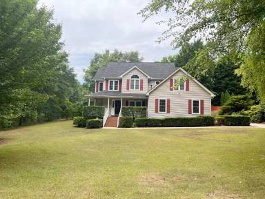 Main picture of 121 Squires Creek Rd