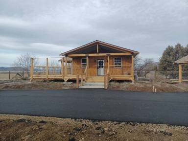 Main picture of 766 Lakeshore Dr