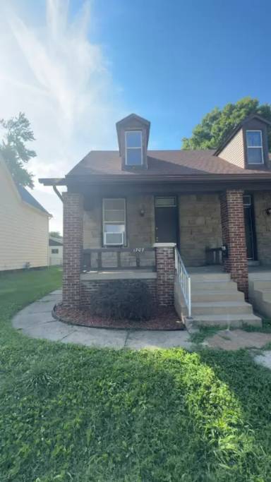 Main picture of 1707 N Church St