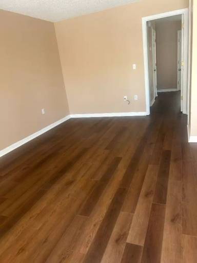 Main picture of 850 E Lime St
