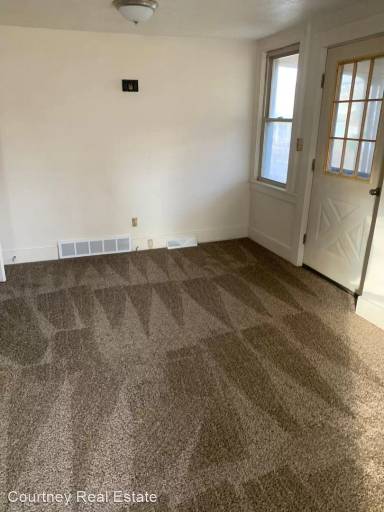 Main picture of 333 W Park Ave