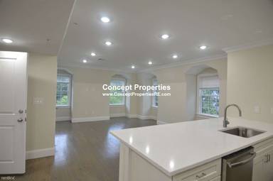 Main picture of 56 Cedar St