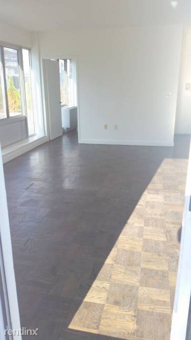 Main picture of 460 W 20th St