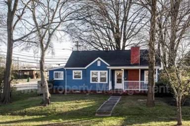 Main picture of 2401 Greenland Ave