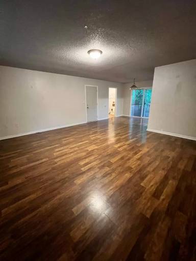 Main picture of 236 Bridgeview Dr