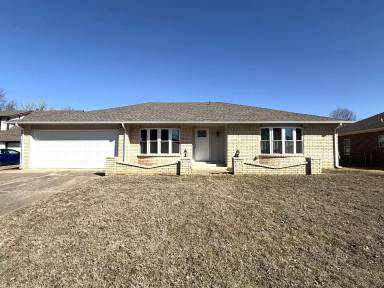 Main picture of 904 W Park Pl