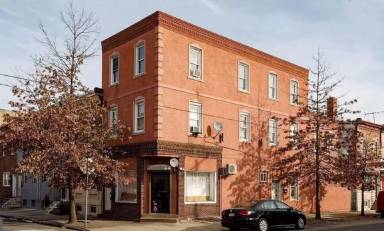 Main picture of 1639 S 21st St