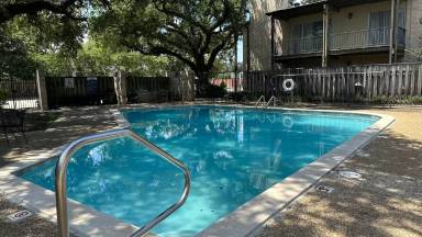 Main picture of 1008 S College Rd