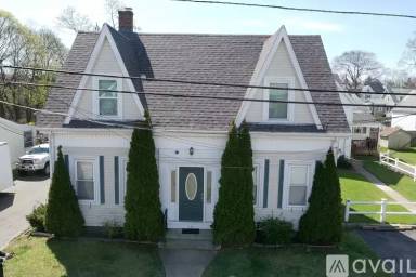 Main picture of 24 Quincy St