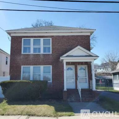 Main picture of 9 Spruce St