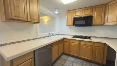 Main picture of 1320 Madison Ave