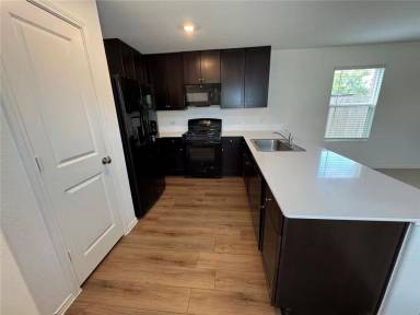 Main picture of 63 Trinity Cir