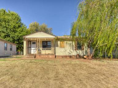 Main picture of 1521 SE 64th St