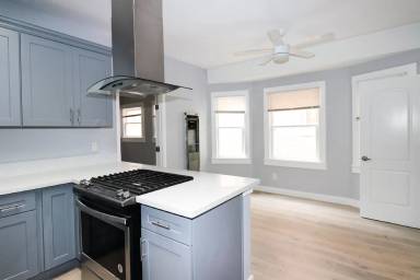 Main picture of 845 E. 6th Street