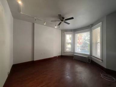 Main picture of 3545 N Sheffield Ave