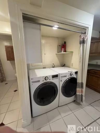 Main picture of 1002 Hillside Dr