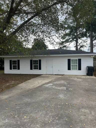 Main picture of 2606 E Homewood Ave