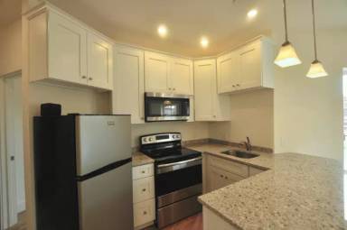 Main picture of 877 Beacon St