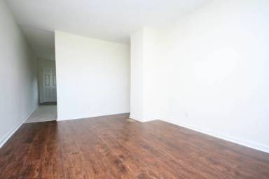 Main picture of 1005 McKee Rd