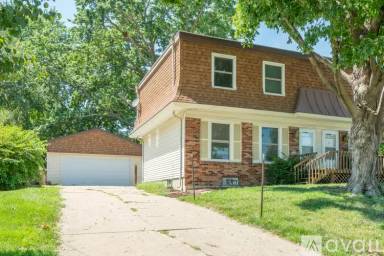 Main picture of 3820 81st St