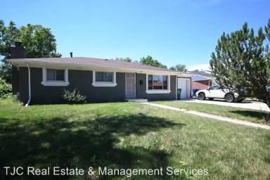 Main picture of 3173 Wheeling St