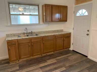 Main picture of 63 Pine St