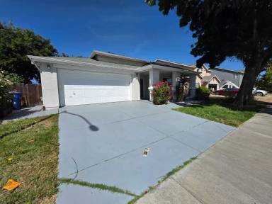 Main picture of 421 Peregrine Dr