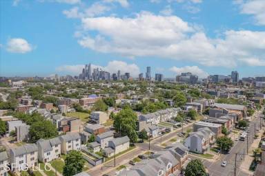 Main picture of 750 N 40th St