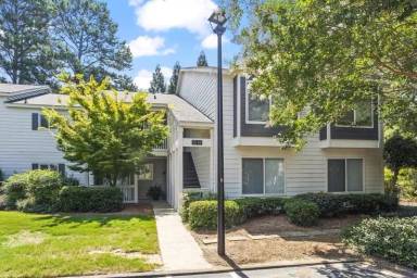 Main picture of 65 Rumson Ct SE