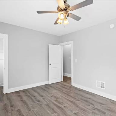 Main picture of 179 W Rundell St