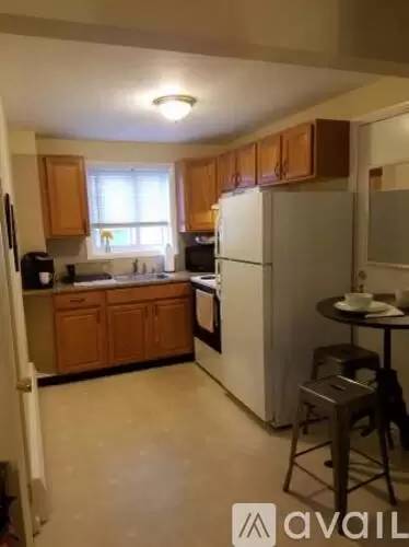 Main picture of 243 Lake St